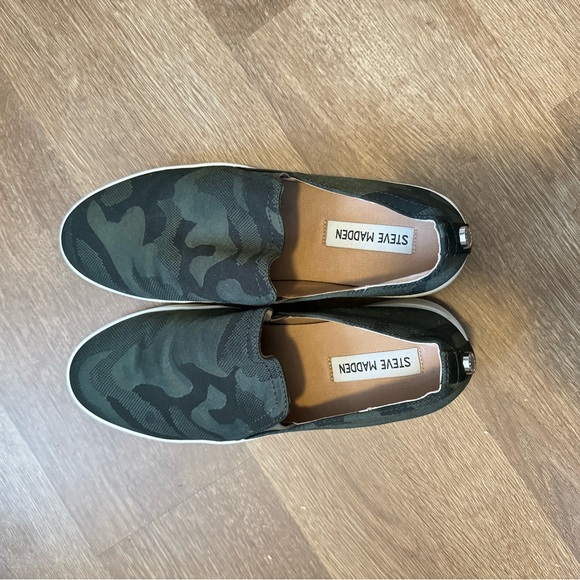 Steve Madden Camo slip ons - Picture 2 of 5